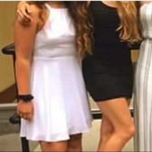 White Classy Sleeveless Formal Dress